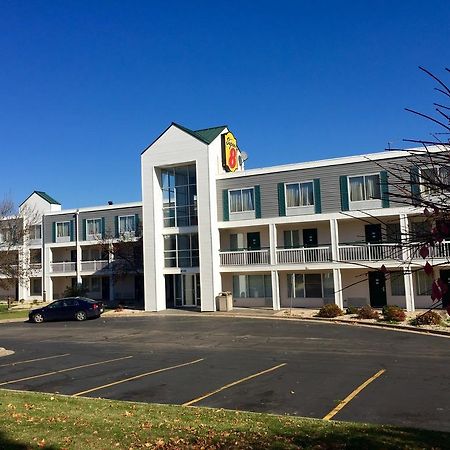 Super 8 By Wyndham Madison East Hotel Buitenkant foto