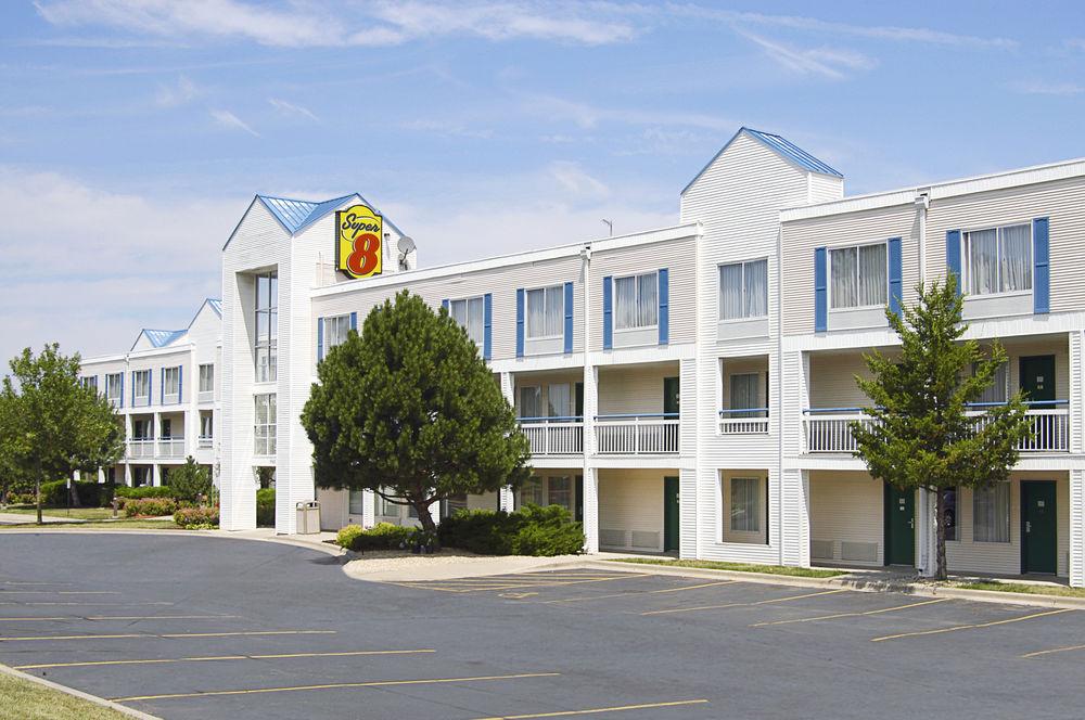 Super 8 By Wyndham Madison East Hotel Buitenkant foto